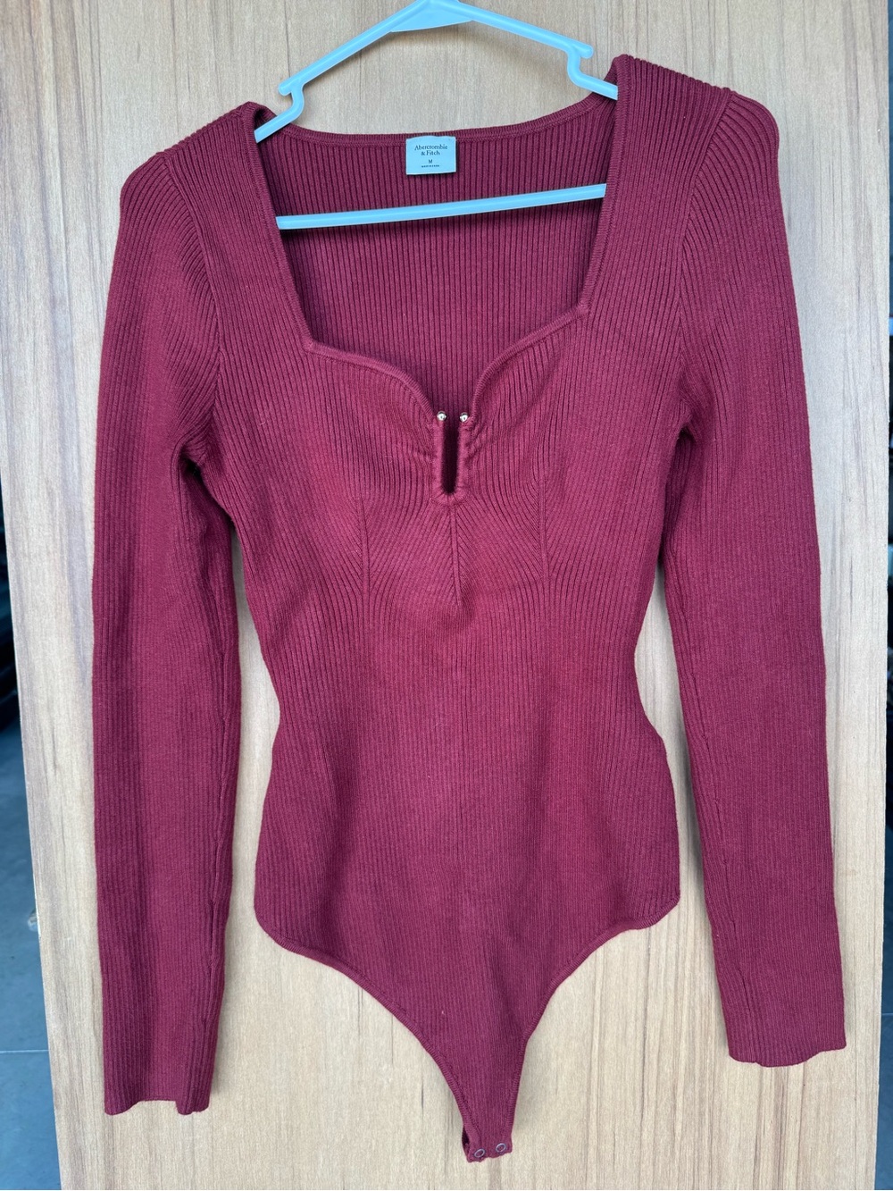 Abercrombie & Fitch Women’s M Burgundy Ribbed Knit Long Sleeve Bodysuit Henley